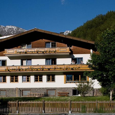 Ferienhaus Alpina Кальс-ам-Гросглоккнер Экстерьер фото